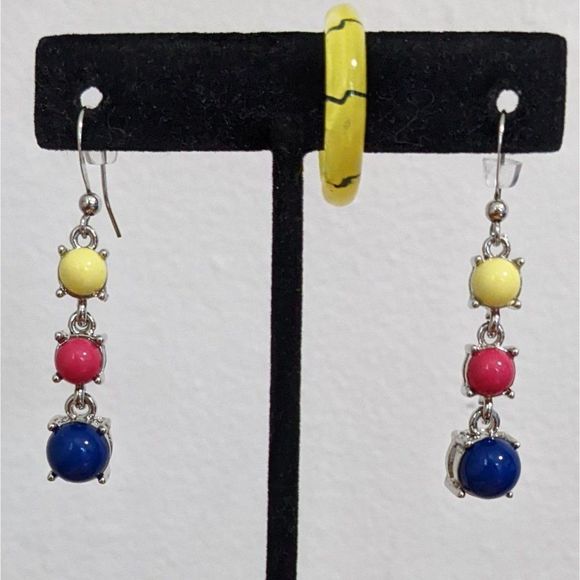 Bundle of One Pair of Earrings and One Ring - Picture 1 of 6